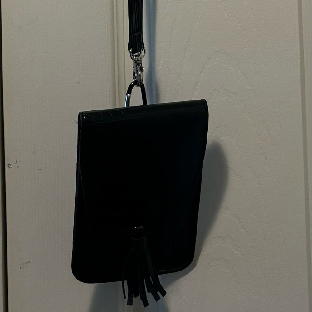 Crossbody wallet